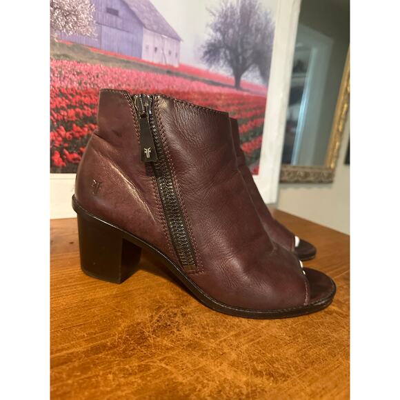 Frye Leather Brielle Peep Toe Zip Ankle Bootie Size 10 - Picture 3 of 7